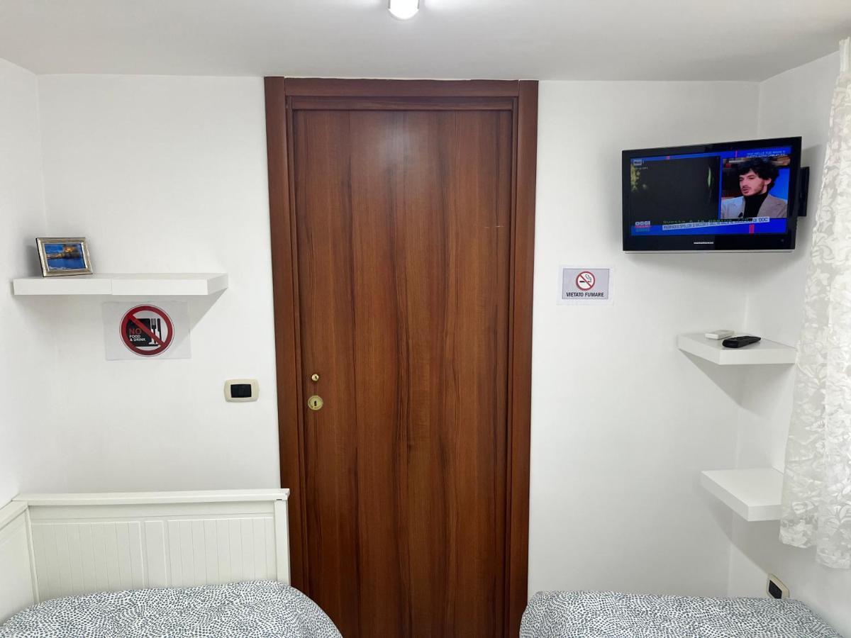 Regy Bed & Breakfast Napoli Dış mekan fotoğraf